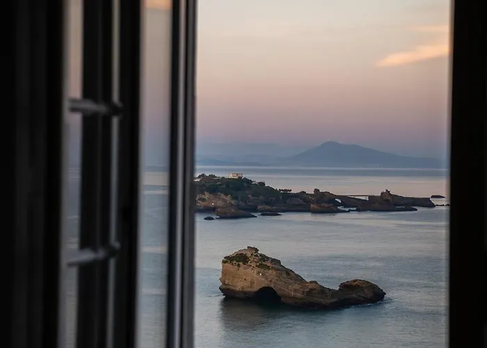 L Imperial - Bed And Views * 비아히쯔